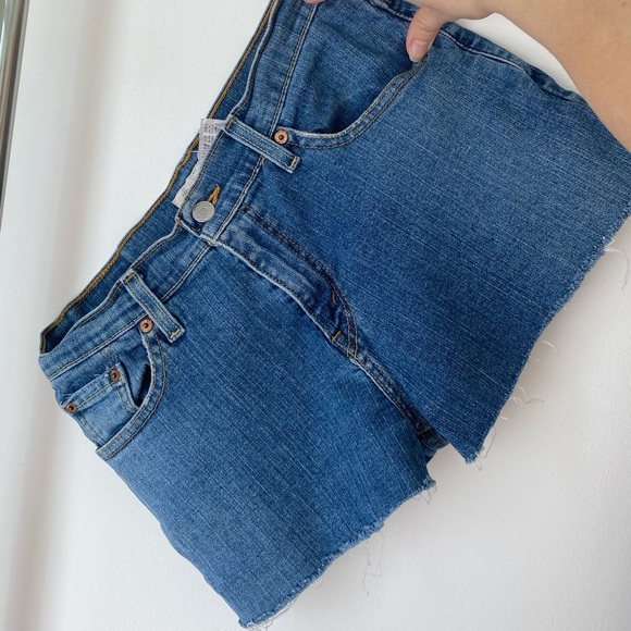 Levi shorts - Picture 3 of 4